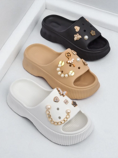 Royalfashion Dámske gumové sandále s ozdobami Slash Glam