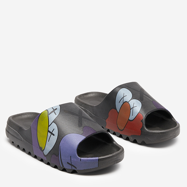 OUTLET Čierne gumené dámske papuče s potlačou Pfizz-footwear