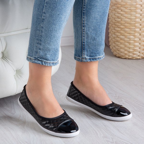Čierne slip on s prešívaným zvrškom Fatima - Obuv