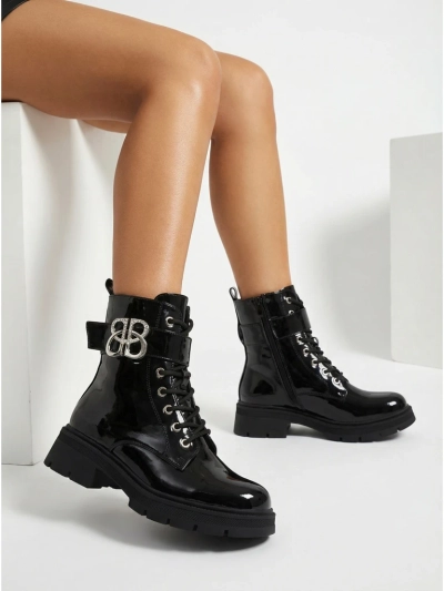 Lakirani ženski gležnarji iz eko usnja Veuli