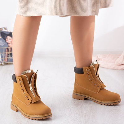 Martina hnedé izolované turistické topánky - Obuv