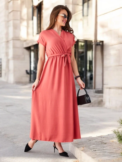 Royalfashion Dámske midi šaty s prekladaným výstrihom, krátkymi rukávmi a opaskom