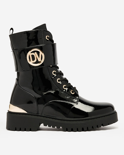 Royalfashion Dámske lakované čižmy Bagger v čiernej farbe Simbeba