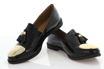 Czarne slip on z błyszczącą blaszką - Obuwie