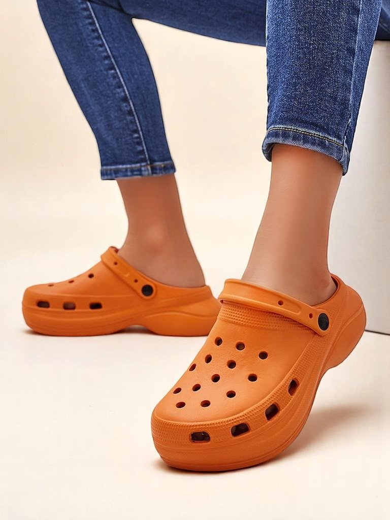 Royalfashion Dámske perforované gumové šlapky Dellosa