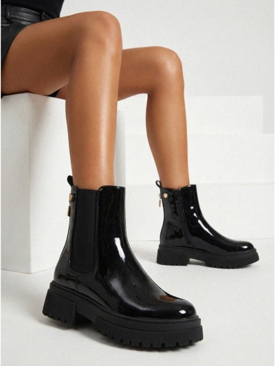 Lakirani ženski gležnarji iz eko usnja Calebi