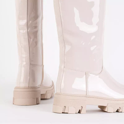 OUTLET Dámske béžové lakované čižmy Kimmi - Obuv