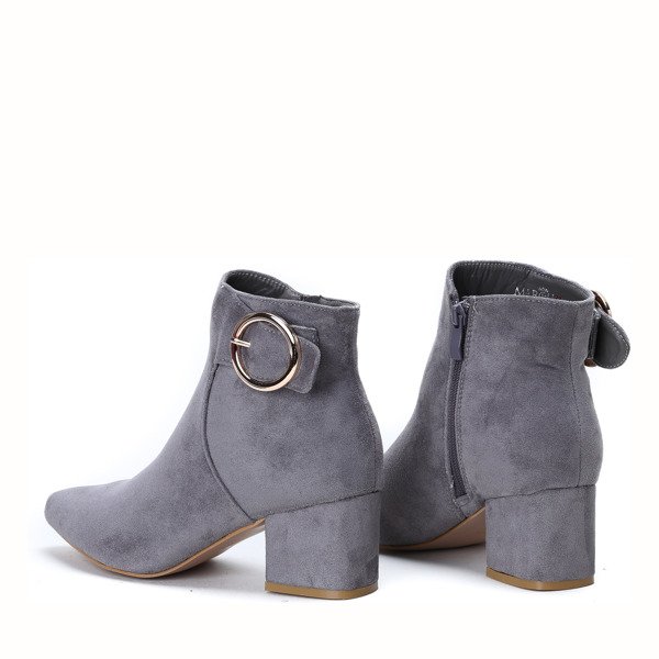 Szare botki na słupku z ozdobną klamrą Joelle- Obuwie