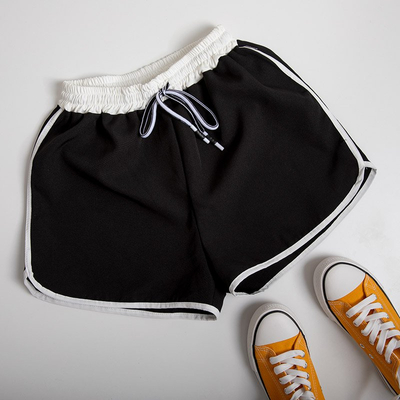 Dámske čierne kraťasy - oblečenie