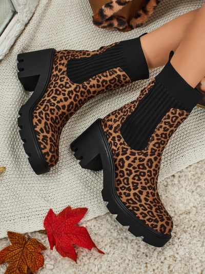 Vzorčasti ženski gležnjarji s peto iz eko semiša Anthere