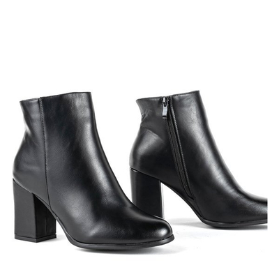 Čierne čižmy na vyššom stĺpiku Pekan - Obuv