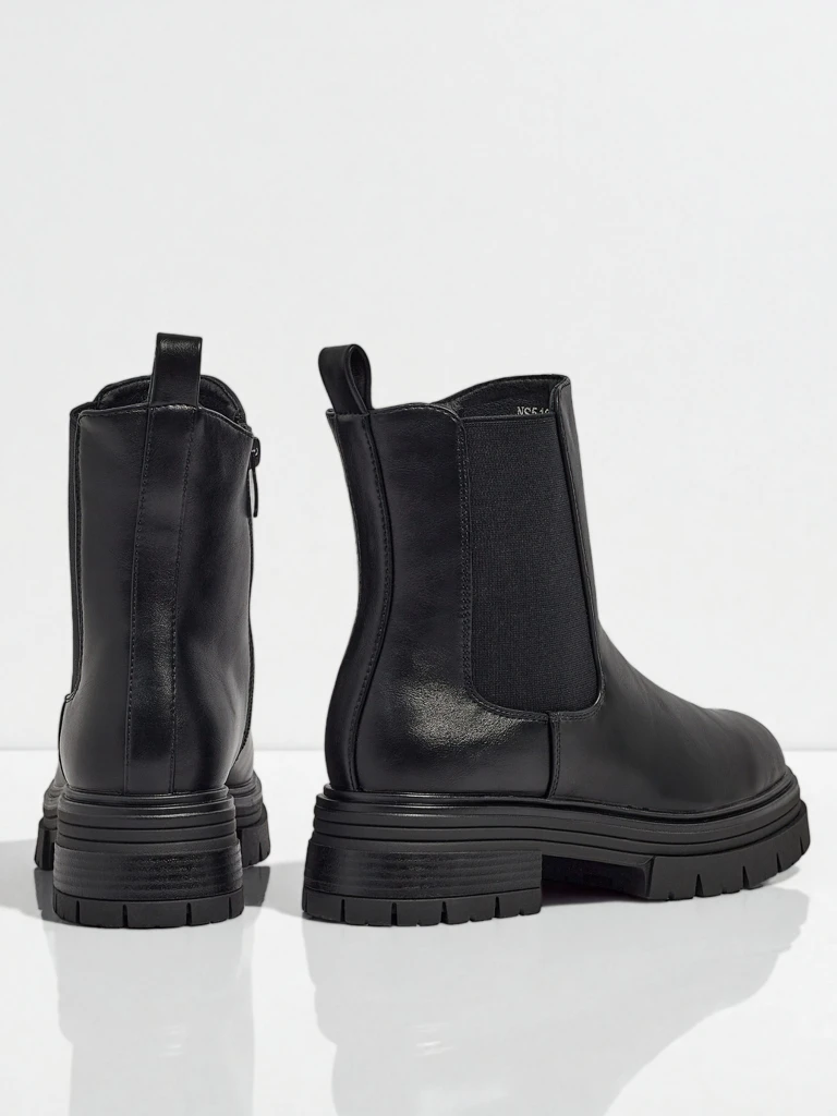 Ženski gležnarji iz eko usnja Solmira