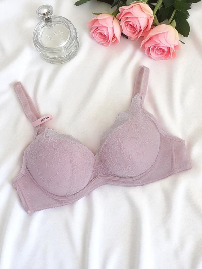 Royalfashion Dámska push-up podprsenka s čipkou Romance Push-Up