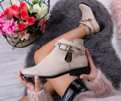 Beżowe botki z wycięciami Heather- Obuwie