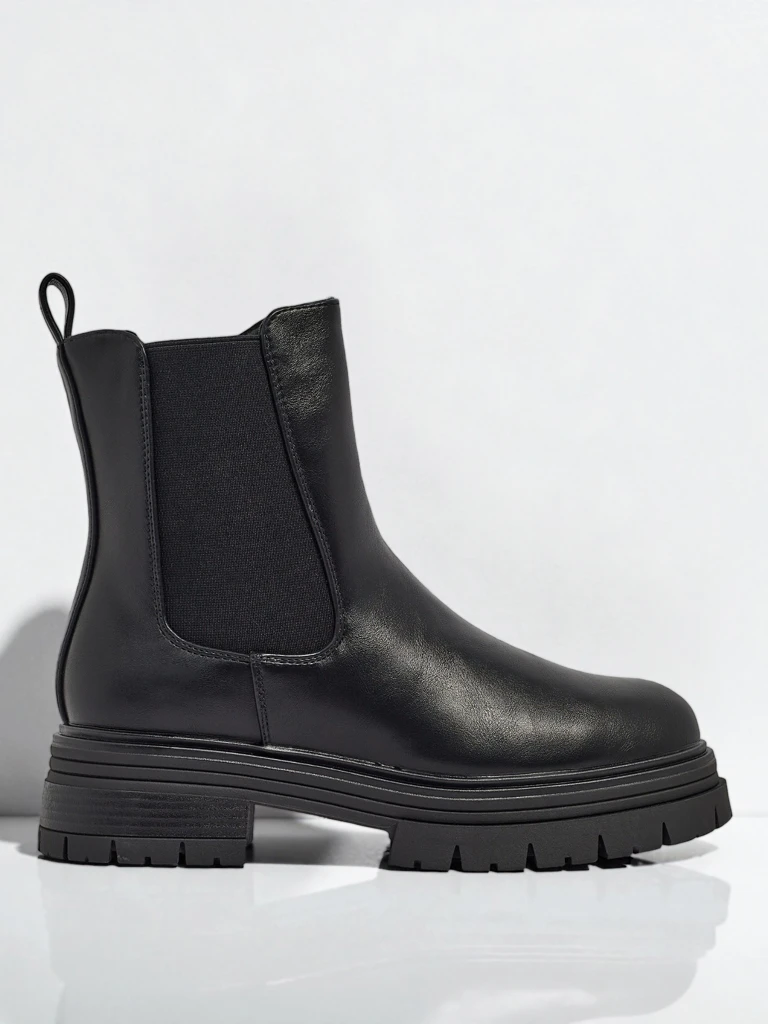 Ženski gležnarji iz eko usnja Solmira