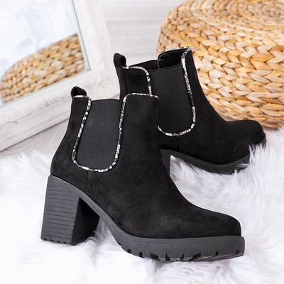 Čierne čižmy na vyššom stĺpiku Travolte - Obuv