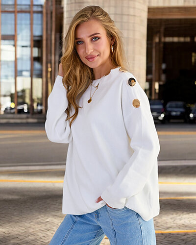 Royalfashion Tenký dámsky sveter s ozdobami na ramenách