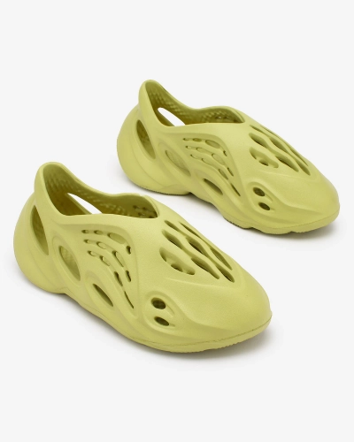 Royalfashion Zelená dámska športová obuv s výrezmi Loydi