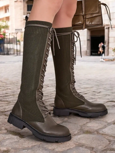 Royalfashion Čipkované dámske boty Zoewi