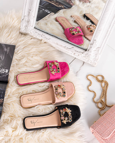 Dámske čierne eko semišové papuče so zlatou prackou Komi- Obuv