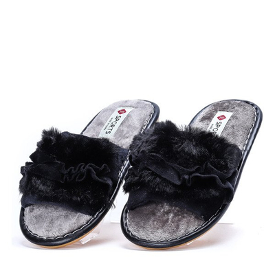 Czarne kapcie z falbanką Tereza- Obuwie