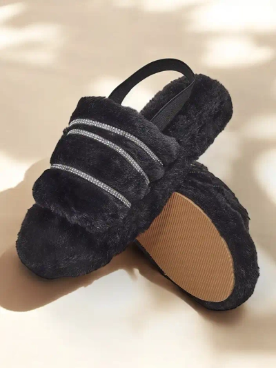 Royalfashion Dámske kožušinové papuče s kamienkami Ferrems