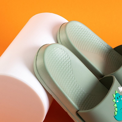 Zelené detské papuče s dinosaurom Dinosik - Obuv