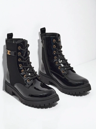 Gležnjarji z vezalkami iz mat in lakiranega eko usnja Alvinea