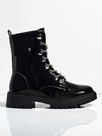 Lakirani ženski gležnarji s vezalkami Fjorra