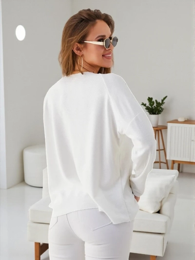 Royalfashion Dámsky tenký viskózový sveter s kamienkami na pleciach