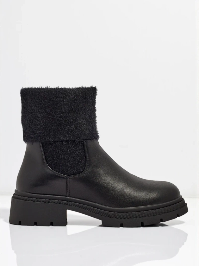 Ženski gležnarji iz eko usnja s krznom Kesy