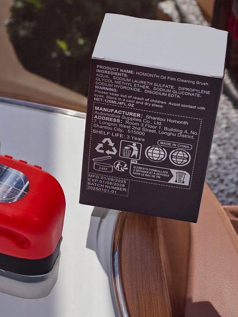 Čistič čelného skla pre autá