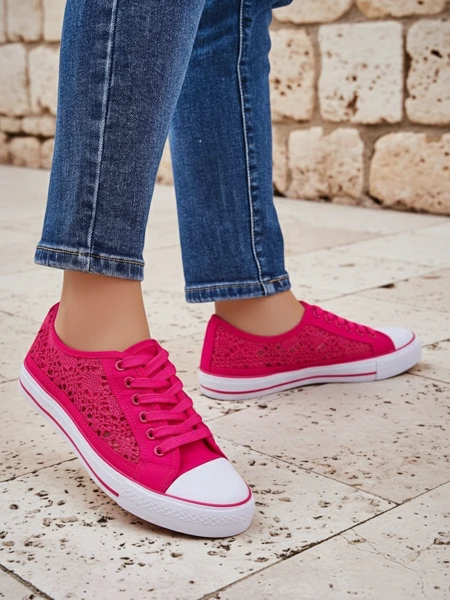 Ženski športni copati Callista Fuksija - lahka tkanina, raven podplat 2,5 cm