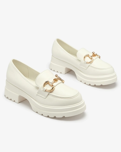 Biele dámske mokasíny so zlatým zdobením Riasse - Obuv