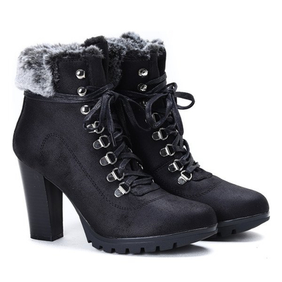 Czarne botki na słupku z futerkiem Rose - Obuwie