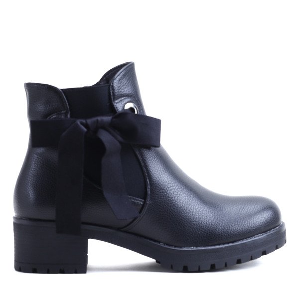 Czarne botki na niskim słupku Victoria - Obuwie