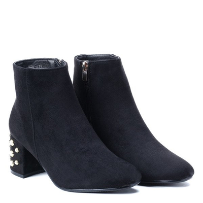 Czarne botki na słupku z perełkami Eyma- Obuwie