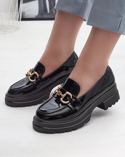 Lakované čierne dámske mokasíny so zlatým zdobením Merix - Obuv
