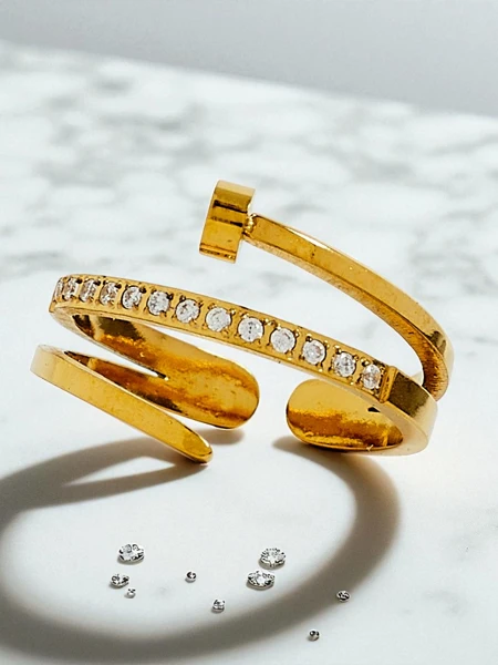 Dolce Vita zapestnica z obročem in okrasnimi obeski