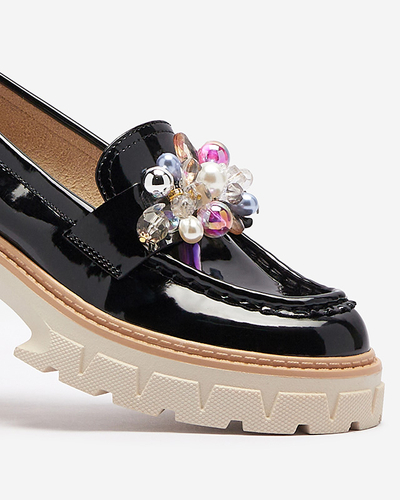 Čierne lakované dámske mokasíny s ornamentom Leliab- Obuv