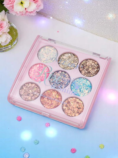 Paleta 9 trblietavých očných tieňov. Trblietkavý očný tieň