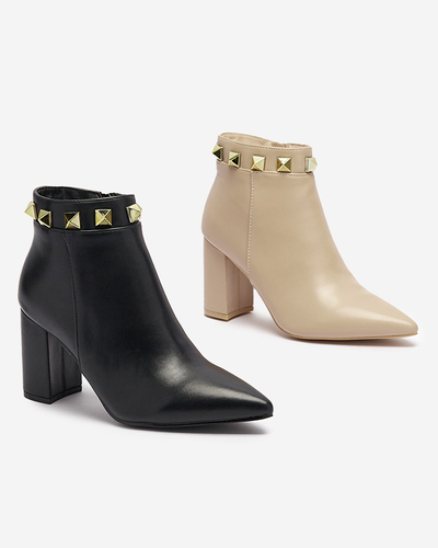 Béžové dámske čižmy zdobené cvočkami Sertika - Obuv