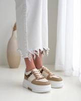 svetlohnedá || hnedý