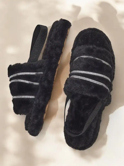 Royalfashion Dámske kožušinové papuče s kamienkami Ferrems