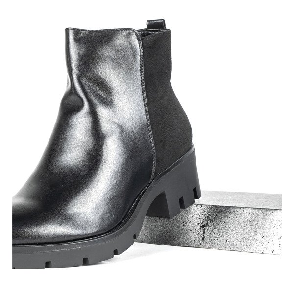 Čierne ploché členkové topánky Aprilia - Obuv