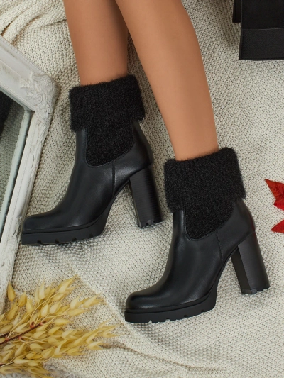 Ženski gležnarji iz eko usnja s peto in pletenino Tirave