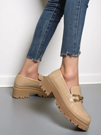 Royalfashion Dámske patentné kožené loafers Arieda