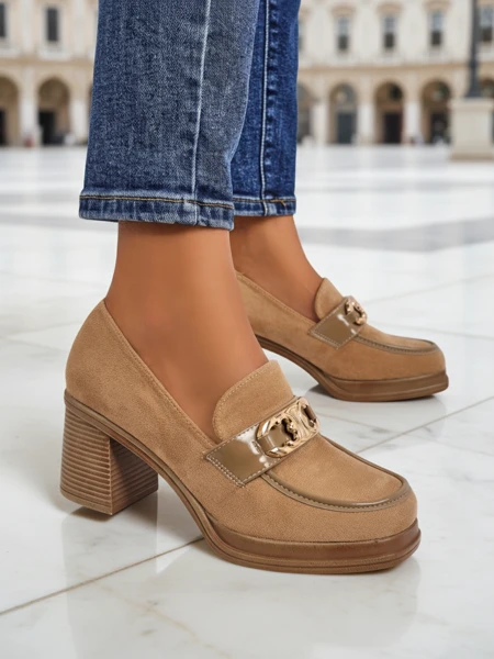 Ženski Loafers Perseida – svetlo rjavi semiš s peto elegantni