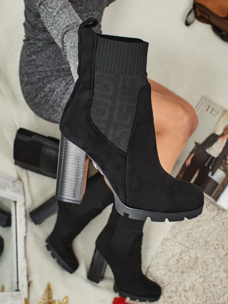 Ženski gležnarji iz eko semiša na peto Vansoria