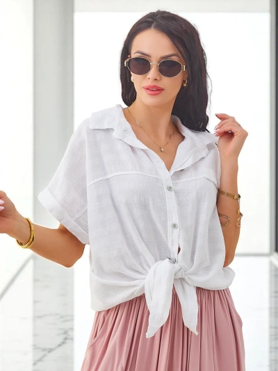 Royalfashion Dámska bavlnená košeľa s reliéfom a krátkymi rukávmi